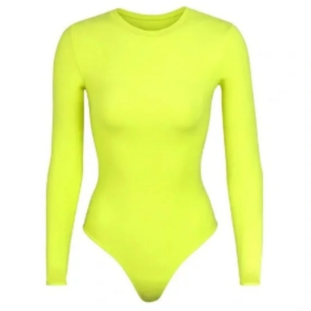 SKIMS FITS EVERYBODY LONG SLEEVE CREW NECK BODYSUIT! SUPER RARE! Size small
